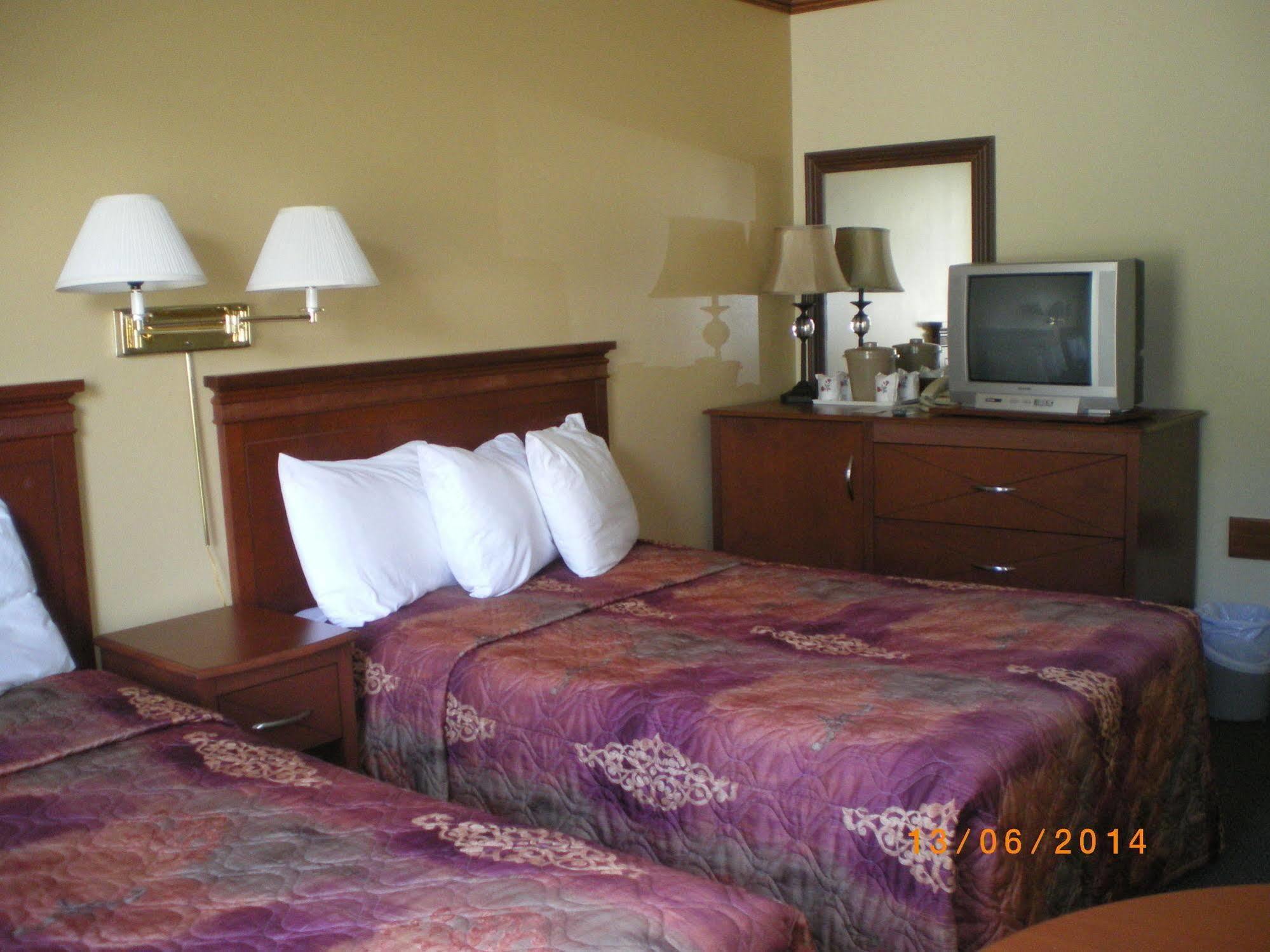 Hotel Motel Manoir De Perce Bagian luar foto